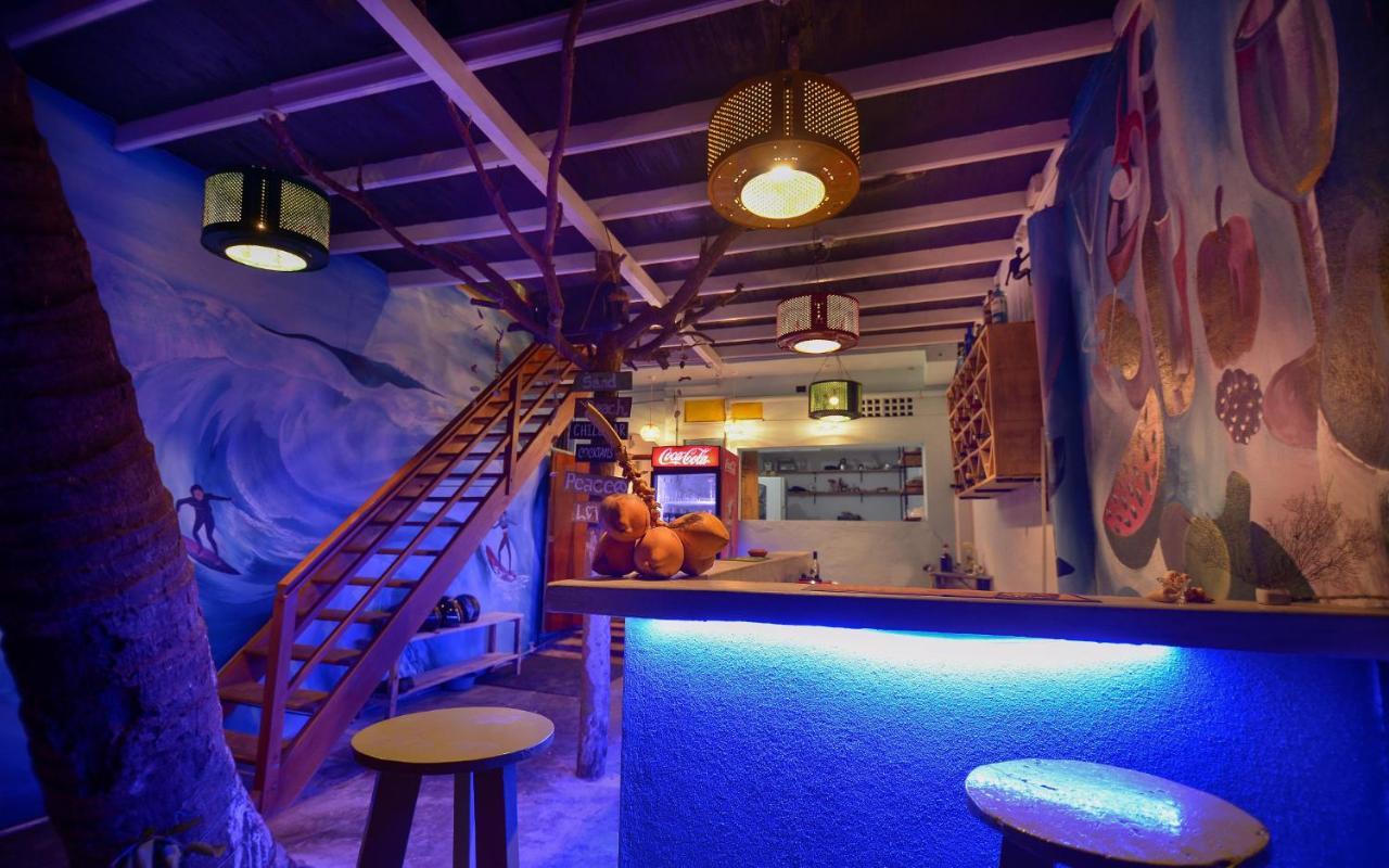 Готель Palm Leaf Surf Cafe Ґалле Екстер'єр фото