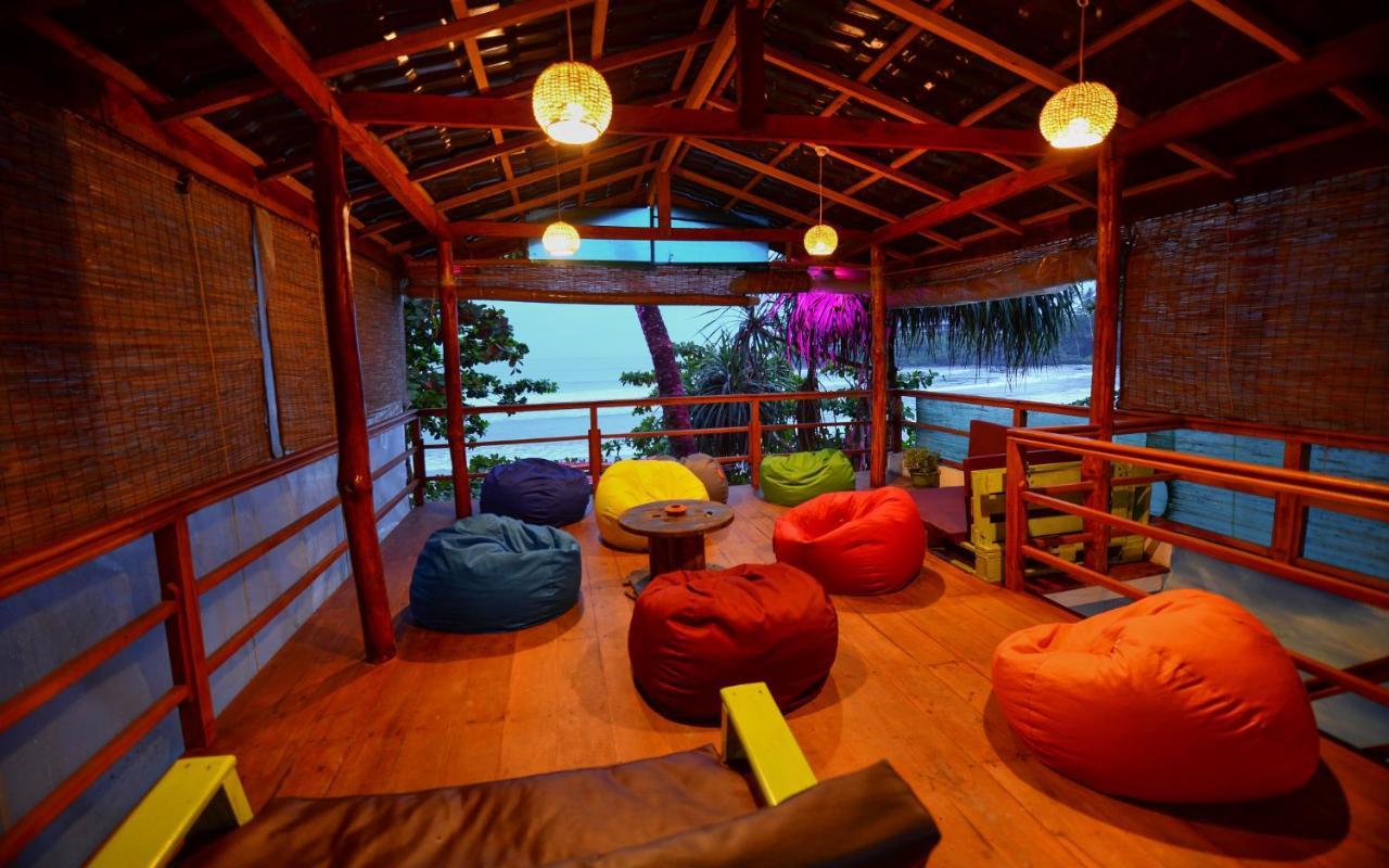 Готель Palm Leaf Surf Cafe Ґалле Екстер'єр фото