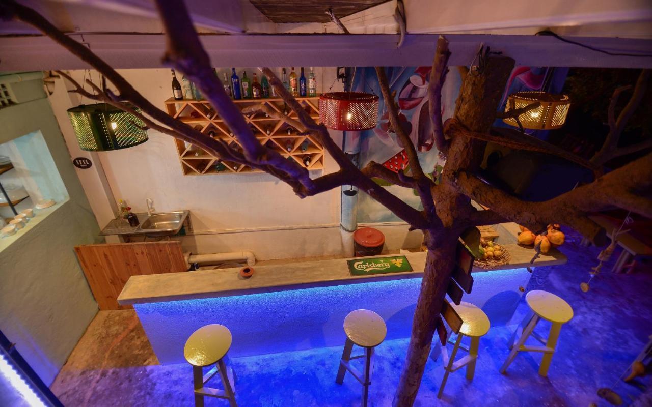 Готель Palm Leaf Surf Cafe Ґалле Екстер'єр фото