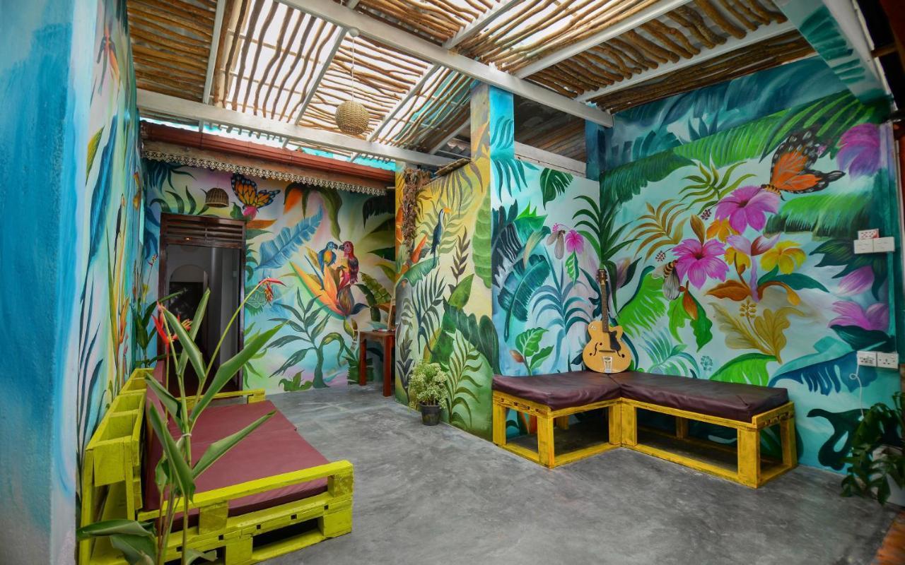 Готель Palm Leaf Surf Cafe Ґалле Екстер'єр фото