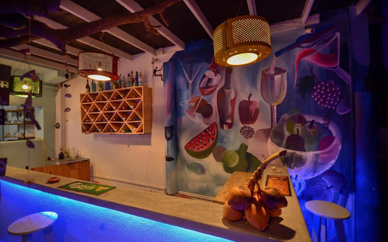 Готель Palm Leaf Surf Cafe Ґалле Екстер'єр фото